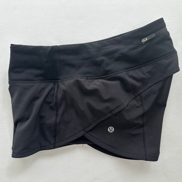 Lululemon Speed Up Short Black Size 6 Updated Fit Run Gym Workout Crossfit NEW - Picture 4 of 6